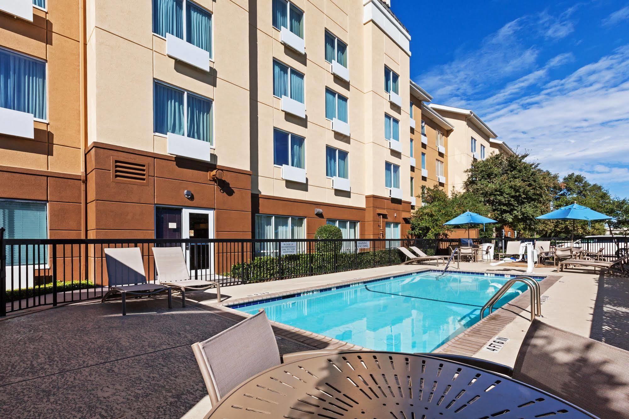 Fairfield Inn And Suites By Marriott Austin Northwest/The Domain Area Exterior photo